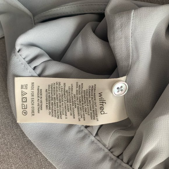 Aritzia Wilfred Cadence blouse - cropped halter back with open back - Picture 8 of 13